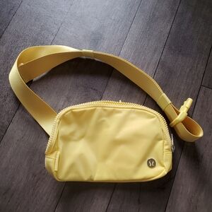 [NWOT] Lululemon Everywhere Belt Bag Sunray Yellow